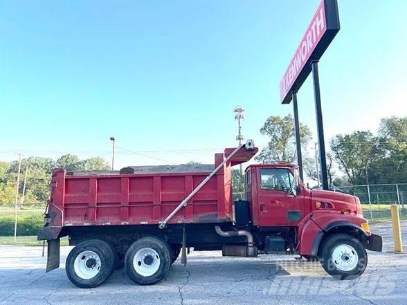 Sterling LT9511 自卸式货车