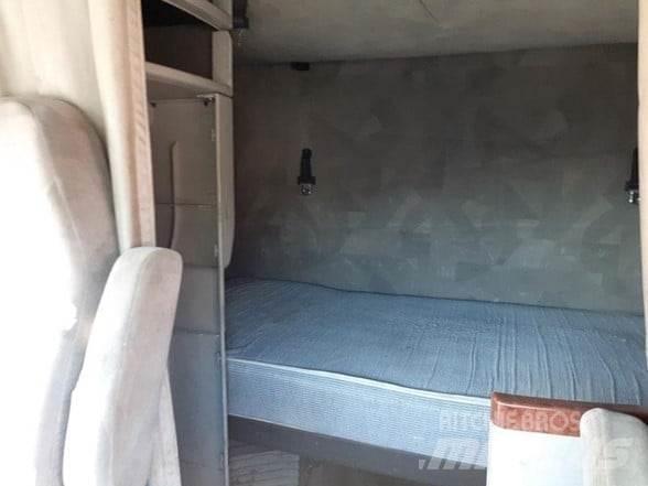 Volvo VNL64T670 牵引车