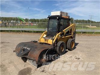 CAT 246 滑移装载机