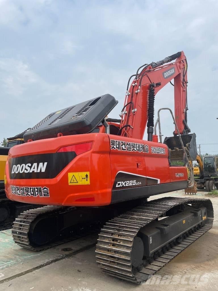 Doosan DX 225 LC 履带挖掘机