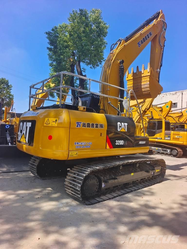 CAT 320 D2 履带挖掘机