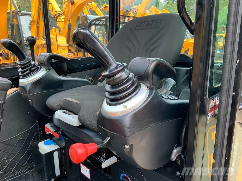 JCB 8026 CTS 小型挖掘机