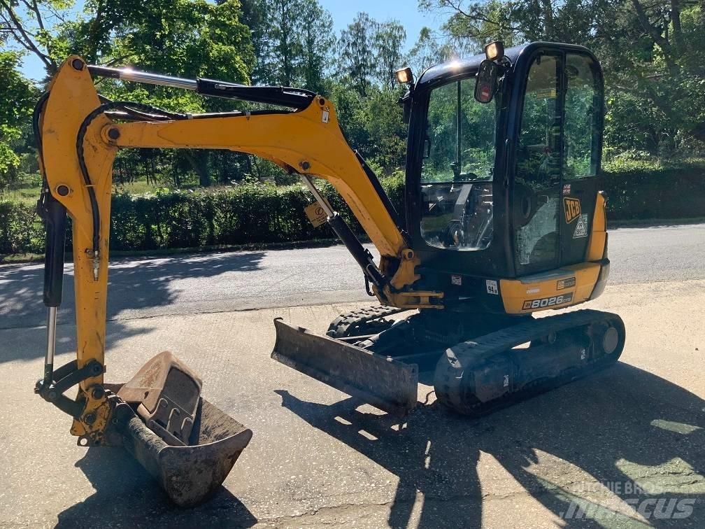 JCB 8026 CTS 小型挖掘机