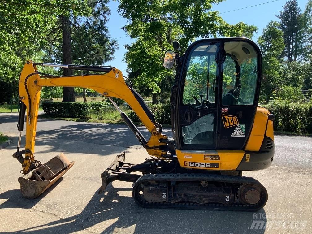 JCB 8026 CTS 小型挖掘机