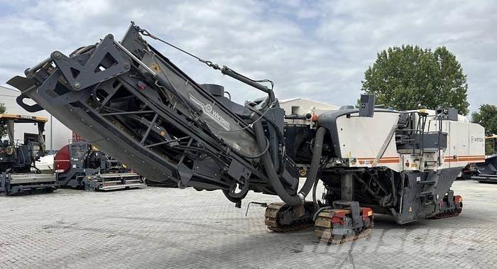Wirtgen W 220 沥青路面铣刨机|铣刨机