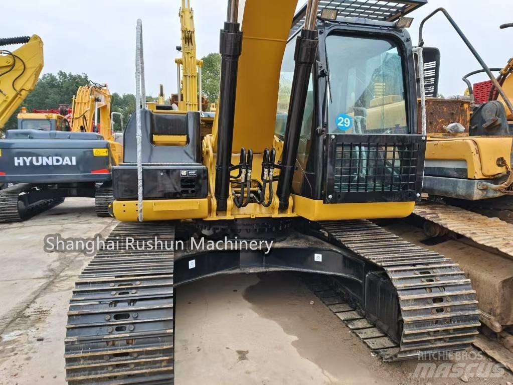 CAT 320D2 履带挖掘机