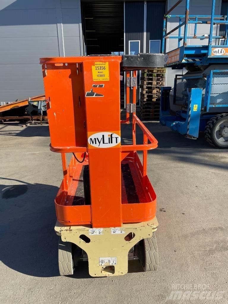 JLG 1230 剪叉式升降机