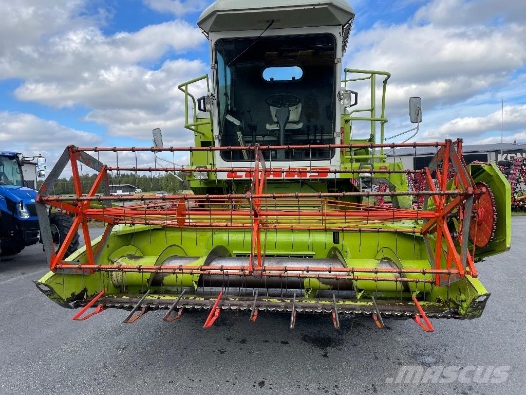 CLAAS Dominator 48 联合收割机