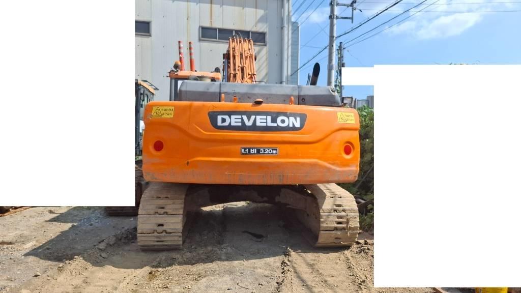 Doosan DX 300 LC-3 履带挖掘机
