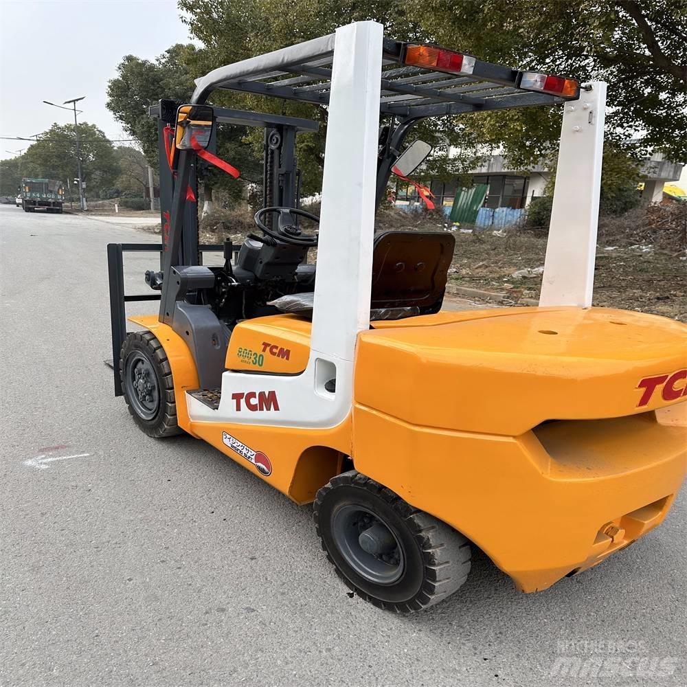 TCM FD30ZT 柴油叉车