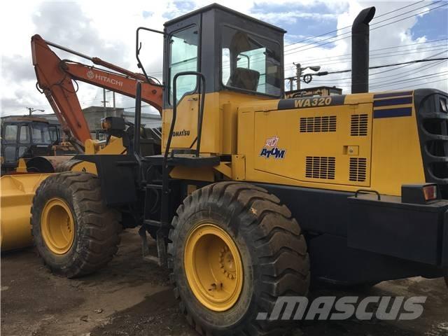 Komatsu WA380 轮式装载机