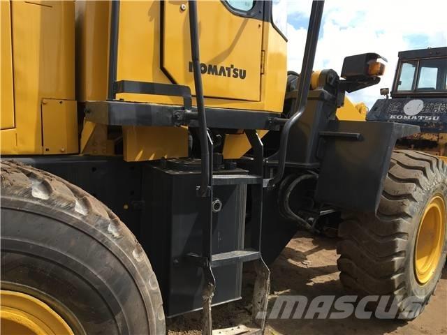 Komatsu WA380 轮式装载机