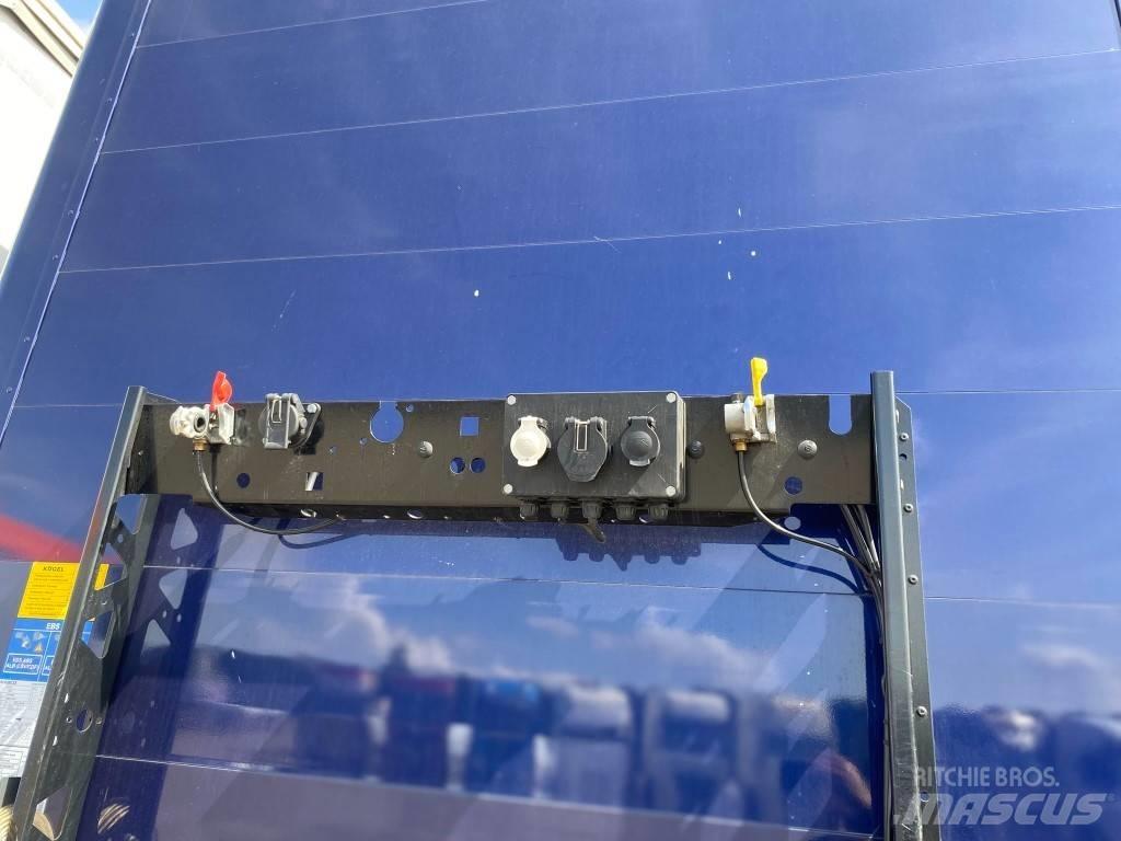 Kögel S 24 侧帘半挂车