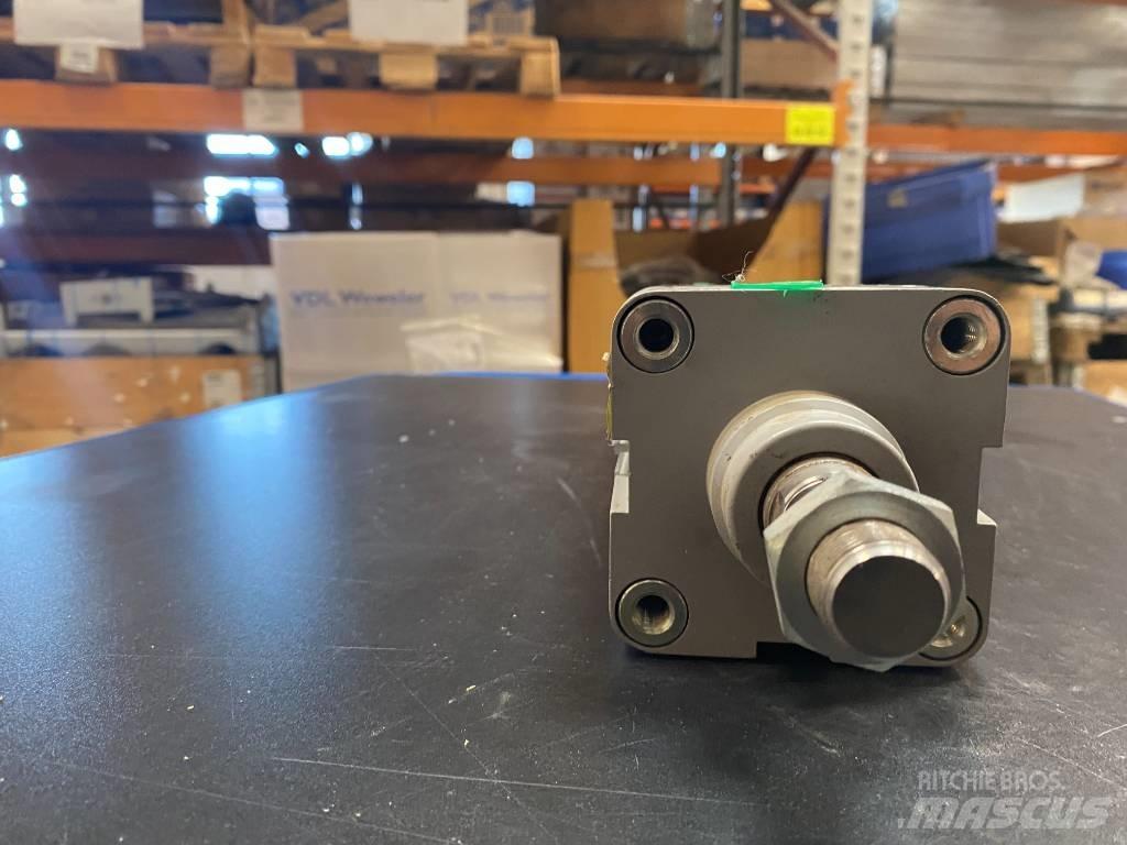  Pneumatic Cylinder 液压