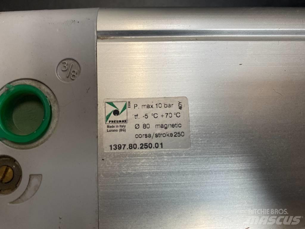  Pneumatic Cylinder 液压