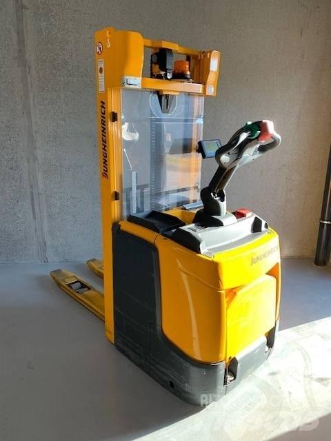 Jungheinrich ERC212 手推堆垛车
