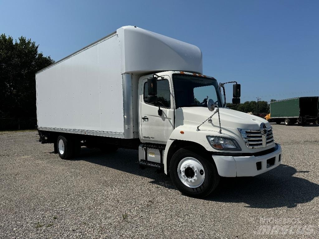 Hino 238 厢式货车