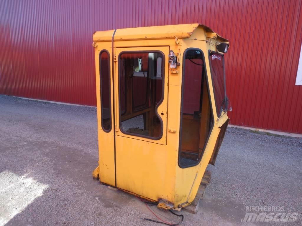 Fiat-Allis 345B 驾驶室与内部