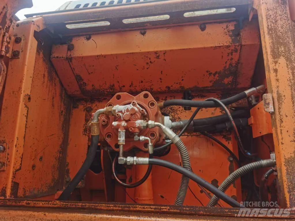 Doosan DX 300 LC 中型挖掘机