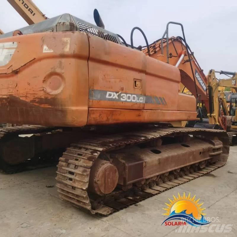Doosan DX 300 LC 中型挖掘机