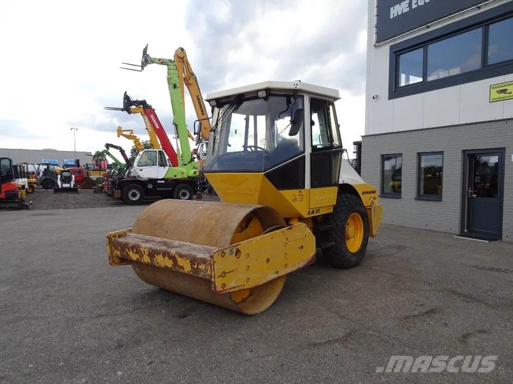 Dynapac CA152D 胶轮压路机