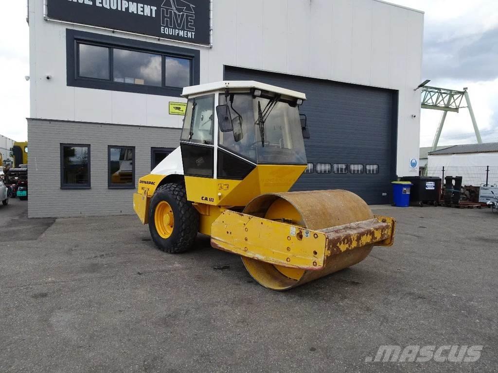 Dynapac CA152D 胶轮压路机