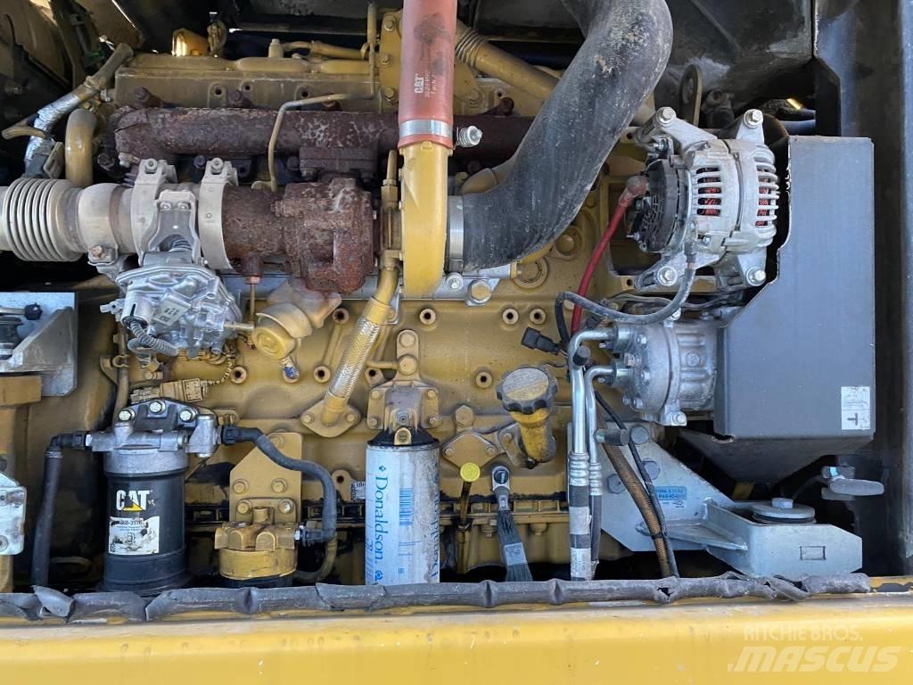 CAT MH3022 工业挖掘机