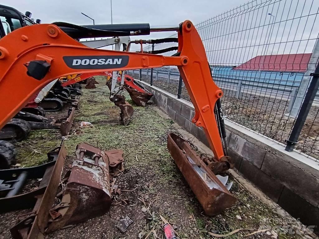 Doosan DX 19 小型挖掘机