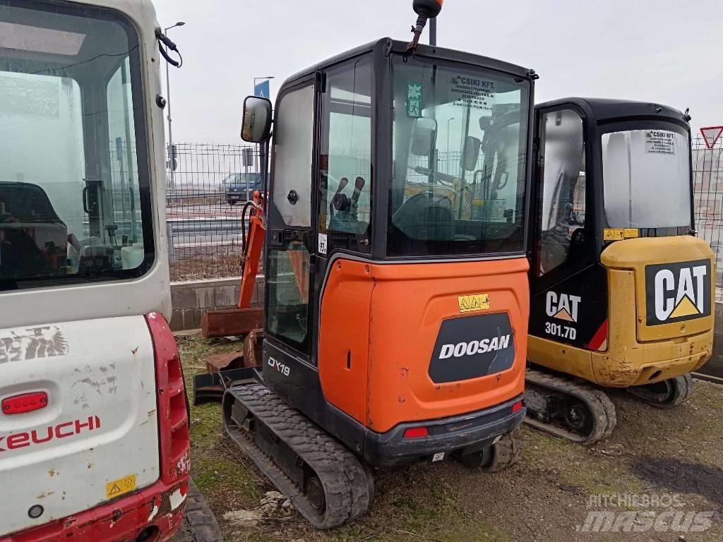 Doosan DX 19 小型挖掘机