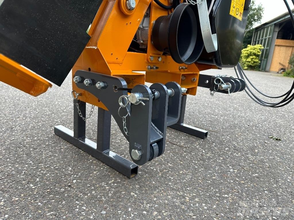 Ferri T320A 牧场割草机和切顶器