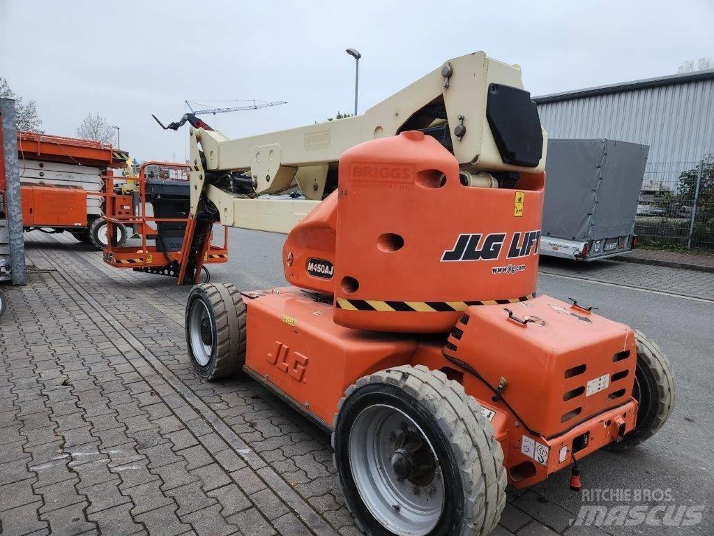 JLG M 450 AJ 曲臂高空工作平台