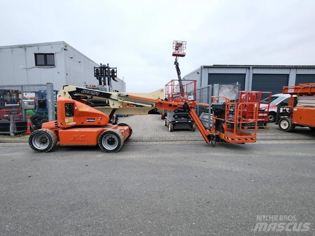 JLG M 450 AJ 曲臂高空工作平台