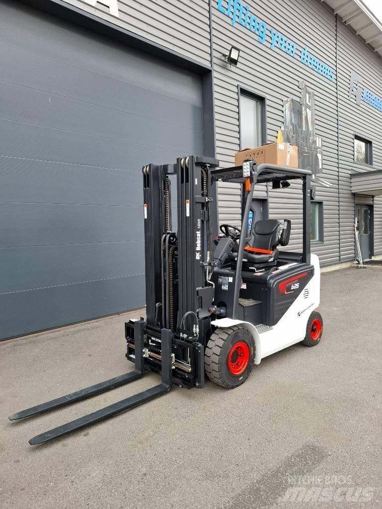 Bobcat B25NS 电动叉车