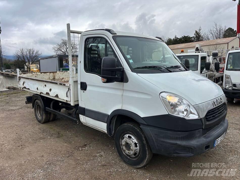 Iveco 35C 11 大型面包车