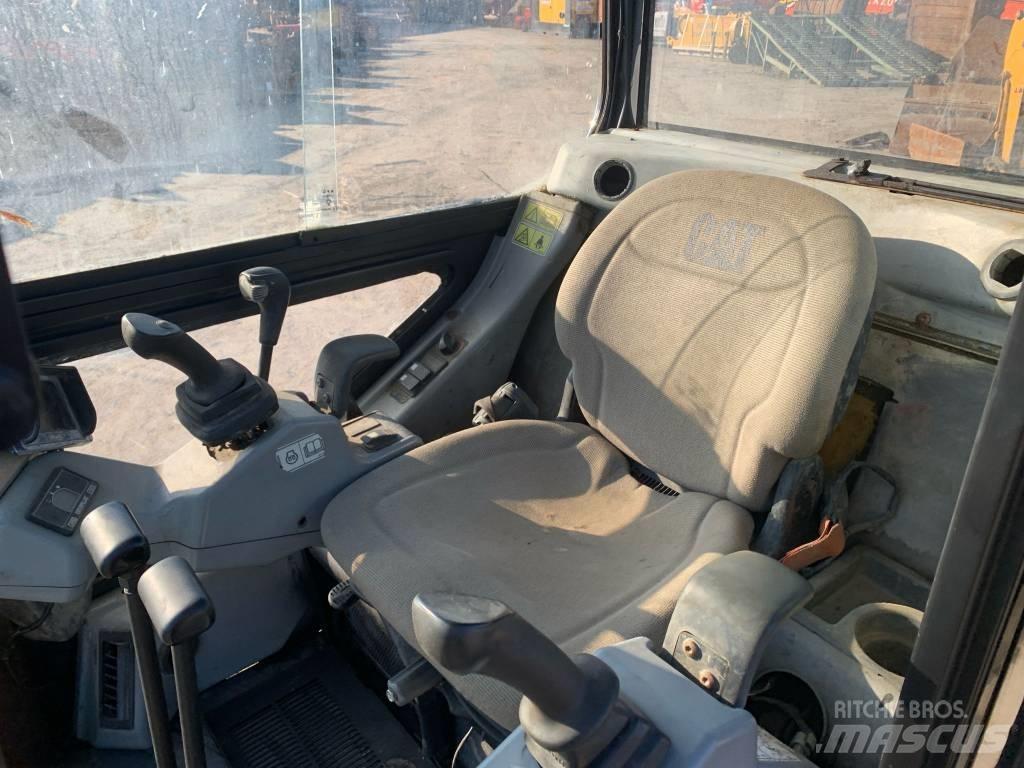 CAT 301.6C 小型挖掘机