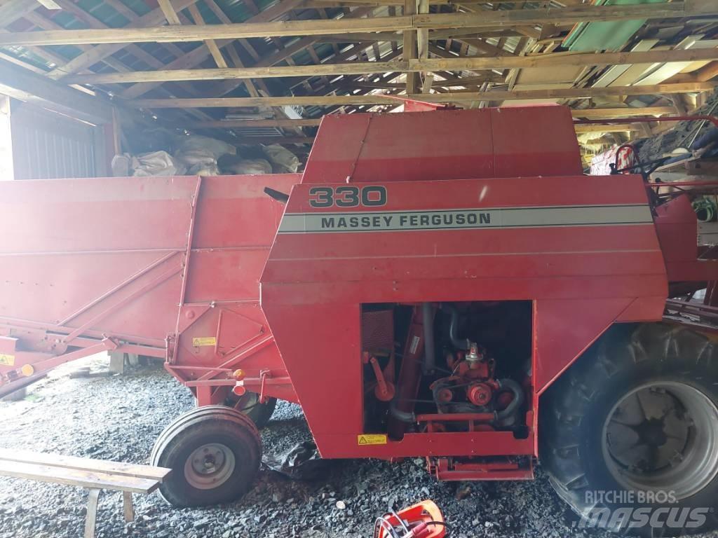 Massey Ferguson 330 联合收割机