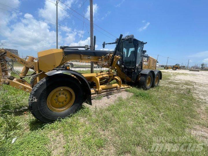 CAT 12 M 3 平地机/推土机