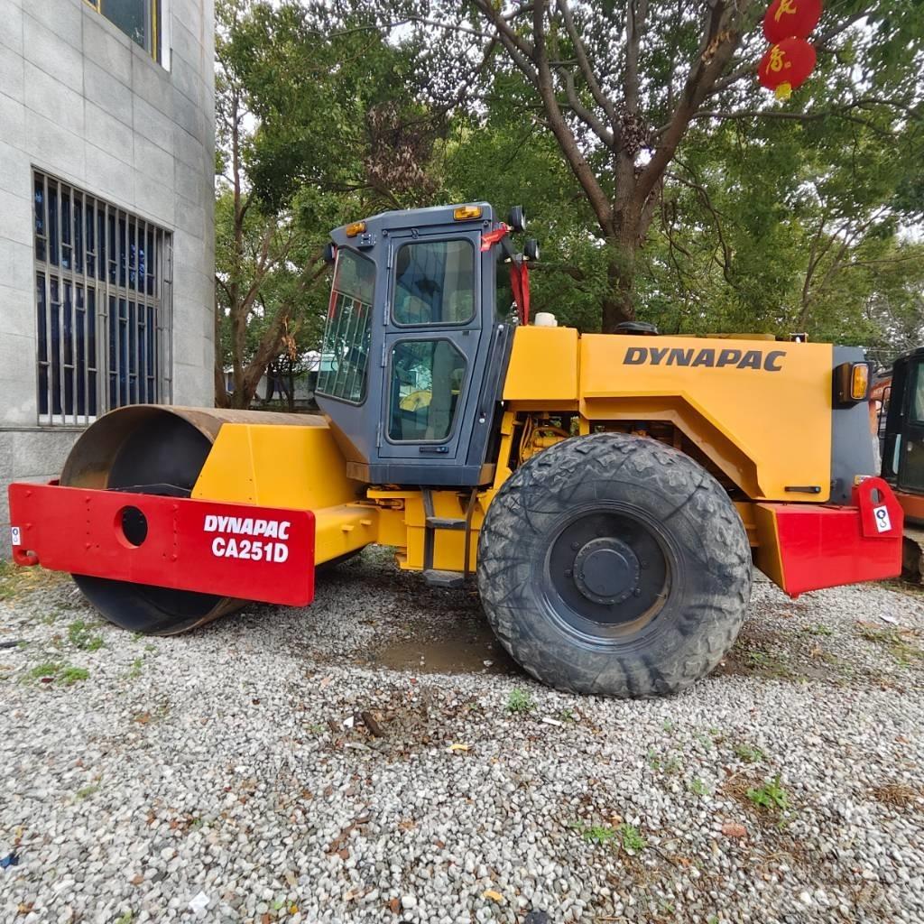 Dynapac CA251D 单轮压路机