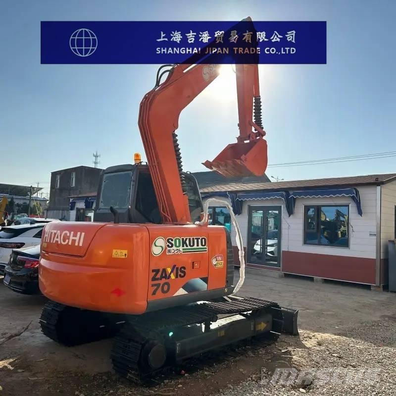 Hitachi ZX 70 中型挖掘机