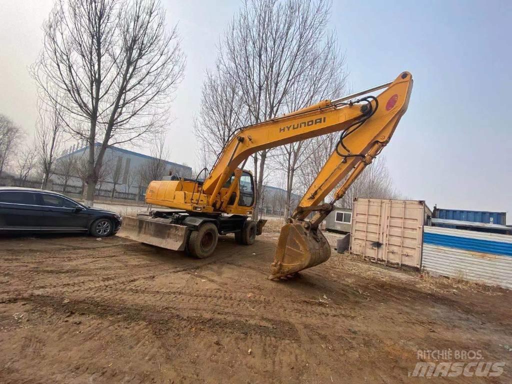 Hyundai R210WD 轮式挖掘机