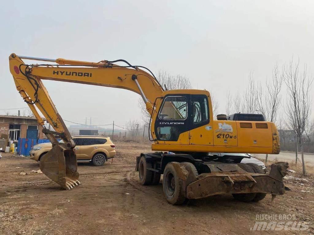 Hyundai R210WD 轮式挖掘机