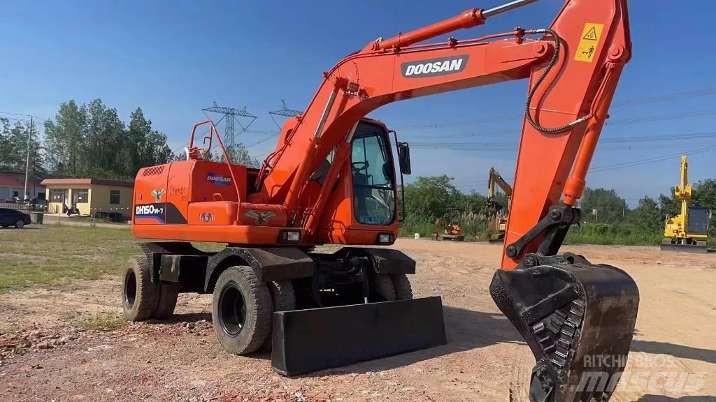 Doosan 150W-7 轮式挖掘机