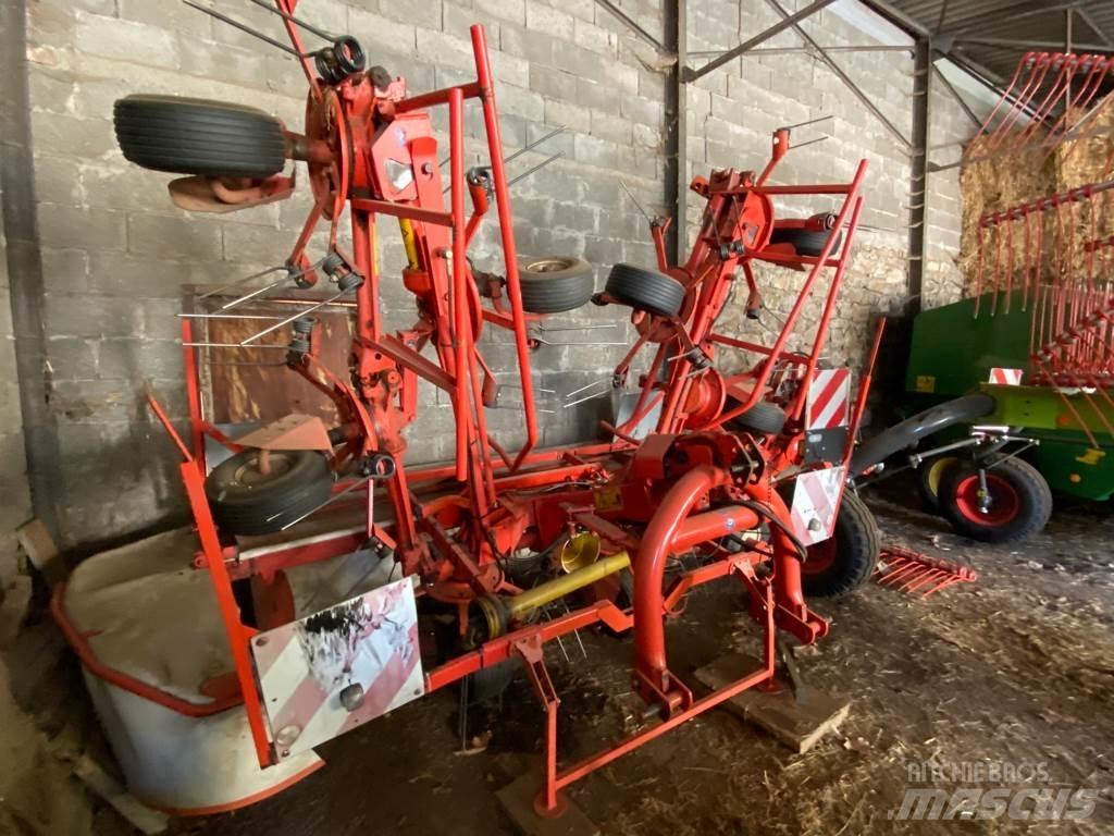 Kuhn Gf7601MH 犁耙和摊草机
