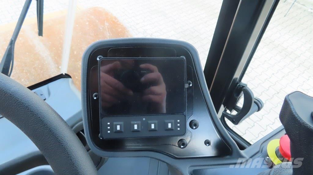 CAT CS13 单轮压路机