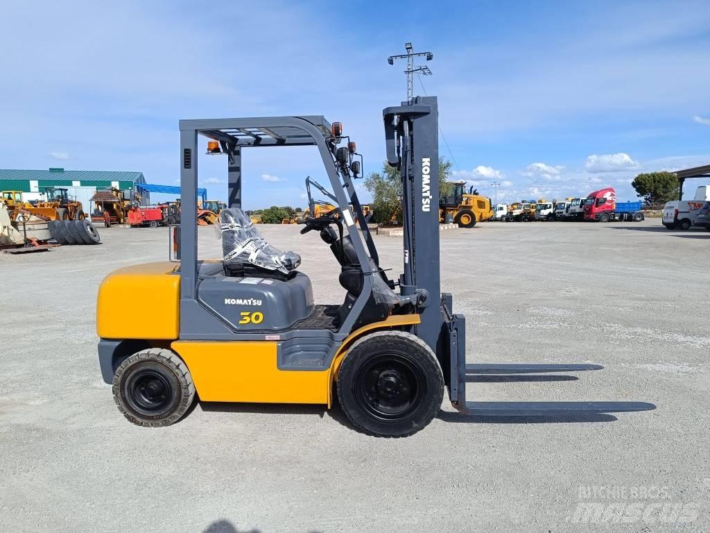 Komatsu FD30T-14 其他叉车