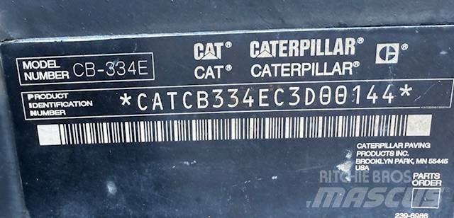 CAT CB 334 E XW 双轮压路机