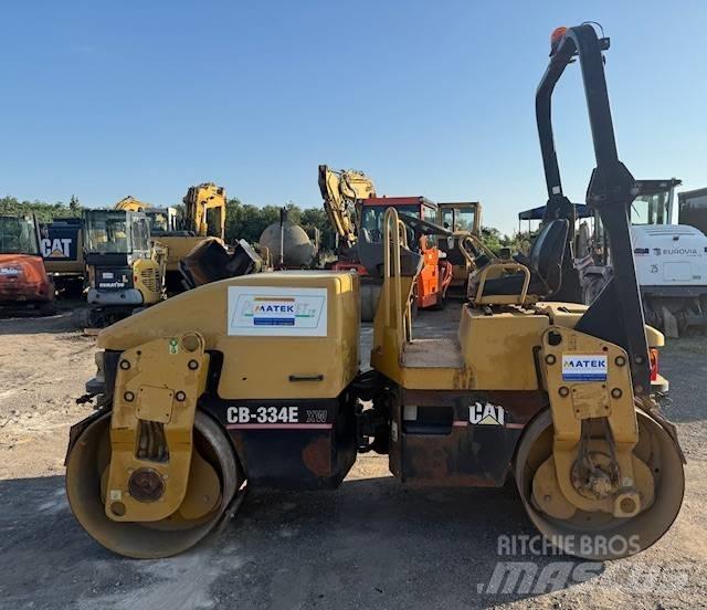 CAT CB 334 E XW 双轮压路机