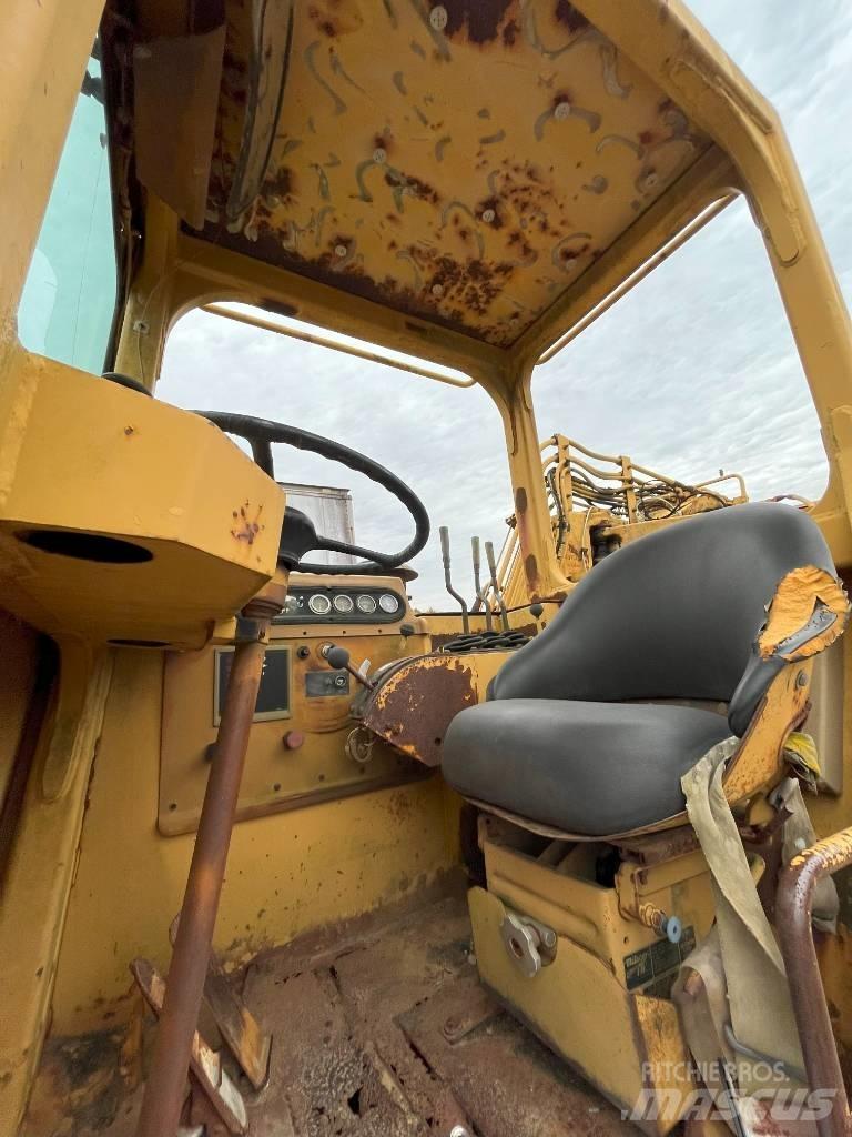 CAT 615 C 铲运机
