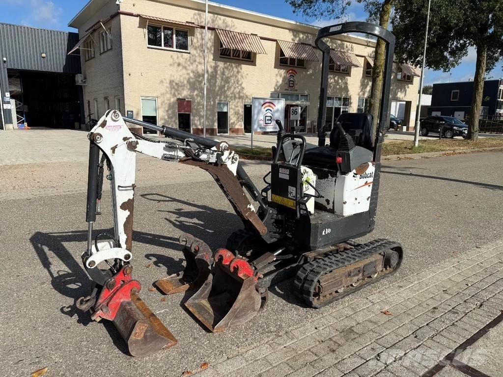Bobcat E10 小型挖掘机