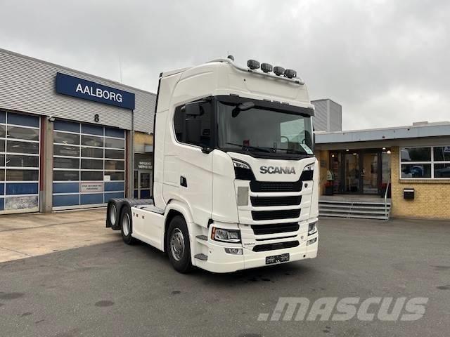 Scania S 590 牵引车